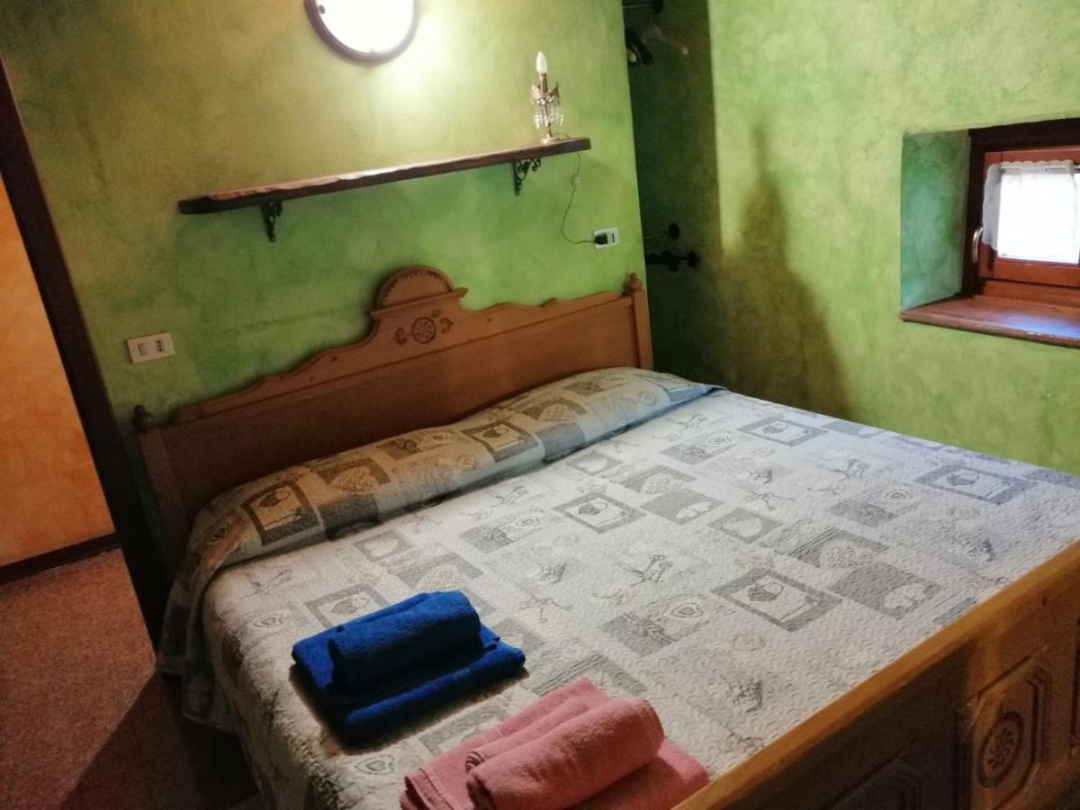 Casa Vacanze La Carbunera Villa โดโมดอสโซลา ภายนอก รูปภาพ