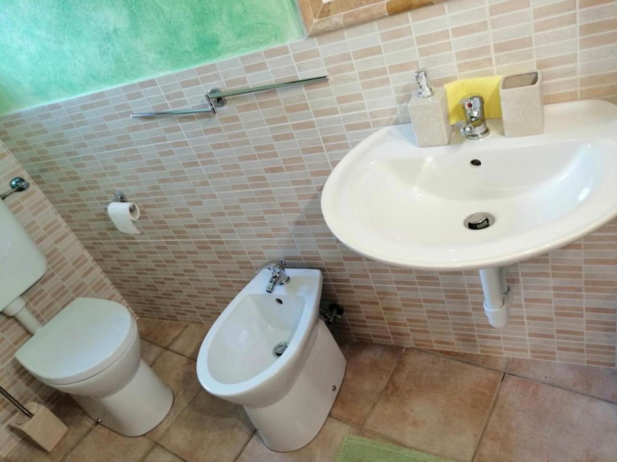 Casa Vacanze La Carbunera Villa โดโมดอสโซลา ภายนอก รูปภาพ